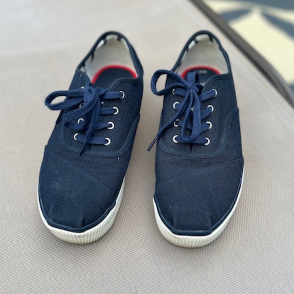 TOMS Navy Canvas Sneakers - Picture 1 of 9